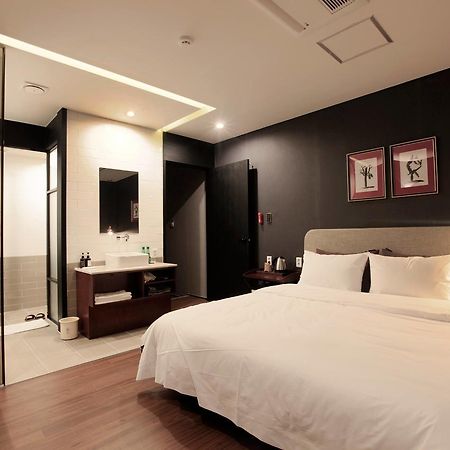 Brown-Dot Hotel Gupo Пусан Екстер'єр фото
