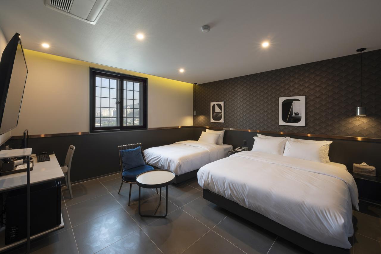 Brown-Dot Hotel Gupo Пусан Екстер'єр фото